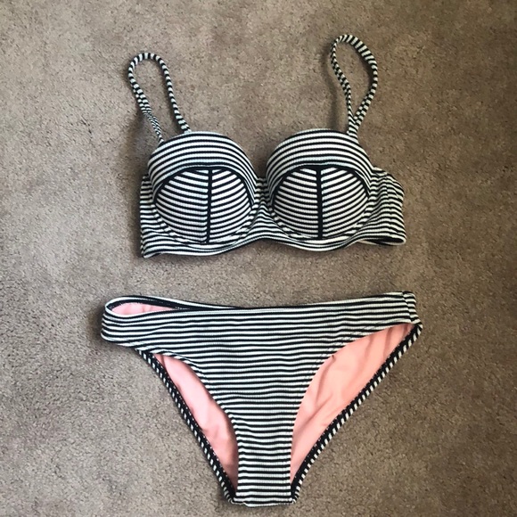 Xhilaration Other - NWOT Xhilaration bikini 👙